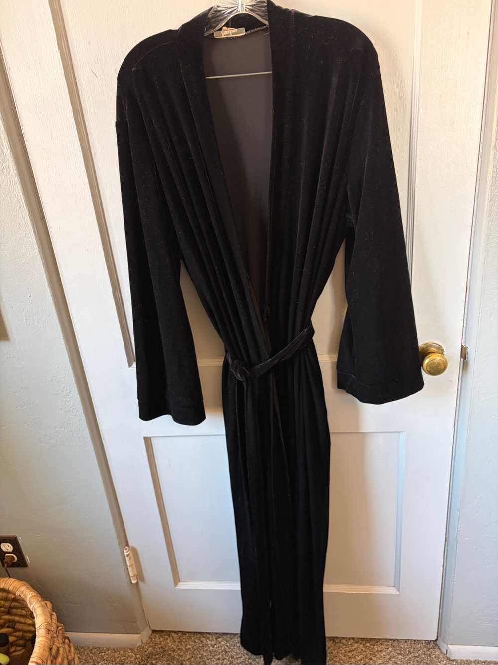 Vintage Diamond Tea Neiman Marcus Black Velvet Robe/Dressing Gown 05-14